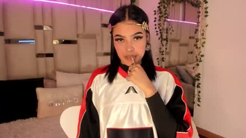 Snapshot of cleo__smith chatting on 10-15-25, 02:22 Cleo smith online show from 10-15-25, 02:22