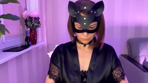 Snapshot of cleo_catra chatting on 11-17-25, 05:08 cleo_catra online show from 11-17-25, 05:08