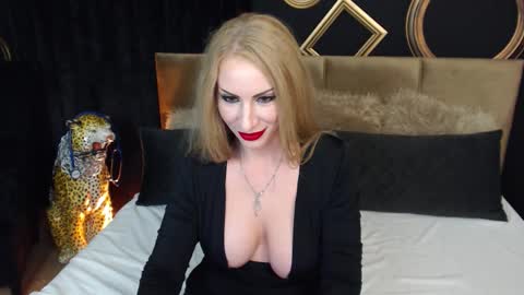Snapshot of cleo_frost chatting on 11-03-25, 10:10 Cleo online show from 11-03-25, 10:10