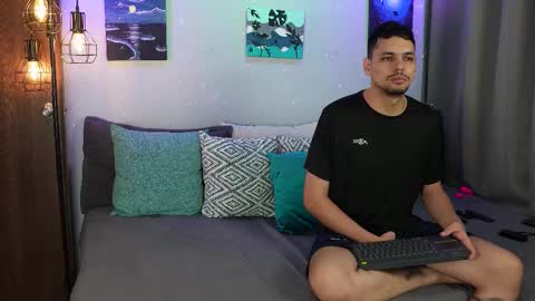 Snapshot of cleoanubis_ chatting on 11-03-25, 07:53 Girl Juliana and Federico online show from 11-03-25, 07:53