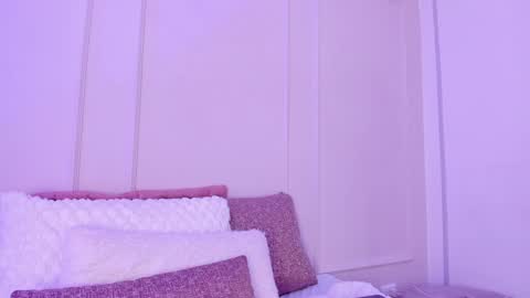 Snapshot of cleojhonson chatting on 01-11-25, 07:49 . Cleo Jhonson . online show from 01-11-25, 07:49