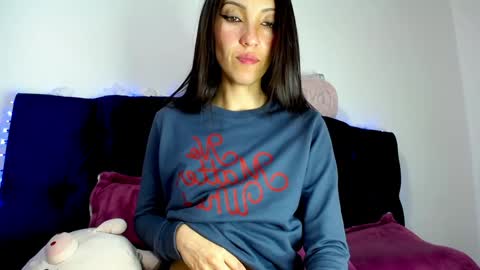 Snapshot of cleopatra_cute chatting on 12-12-24, 12:05 Nicol online show from 12-12-24, 12:05