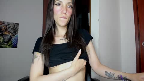 Snapshot of cleopatra_cute chatting on 12-24-24, 04:55 Nicol online show from 12-24-24, 04:55