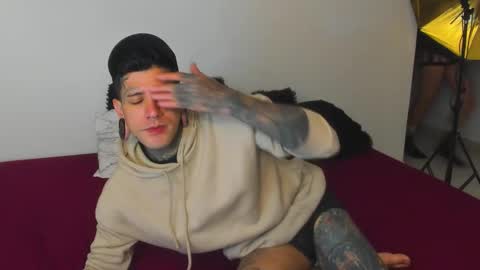 cleo y maikol online show from 10-21-25, 02:34