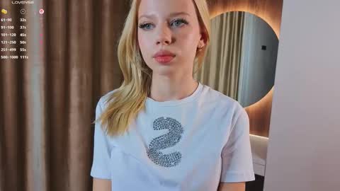 Aria online show from 12-01-25, 03:06