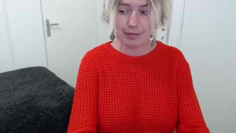 Syl  online show from 10-26-25, 03:29