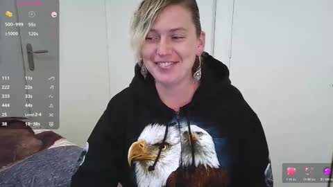 Snapshot of clittytastic chatting on 11-23-25, 04:40 Syl online show from 11-23-25, 04:40