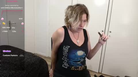 Snapshot of clittytastic chatting on 12-03-25, 03:32 Syl online show from 12-03-25, 03:32