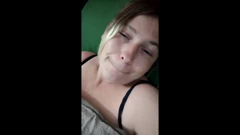 Snapshot of clittytastic chatting on 12-18-25, 10:05 Syl online show from 12-18-25, 10:05