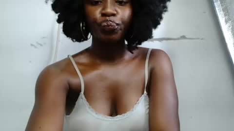 Snapshot of clitxcunt chatting on 02-23-26, 07:00 clitxcunt online show from 02-23-26, 07:00