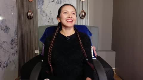 Cloe online show from 12-21-25, 03:02