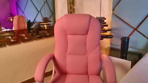 Cloe  online show from 10-02-25, 11:39