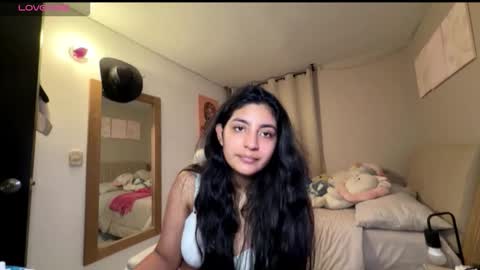 cloe small online show from 10-11-25, 02:22