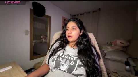 cloe small online show from 10-17-25, 05:10