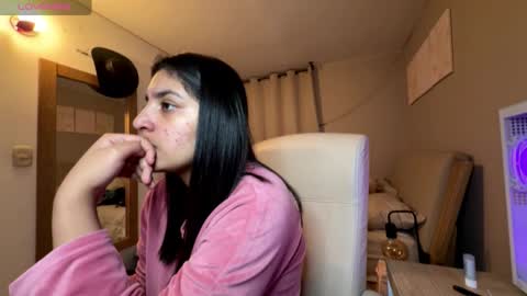 cloe small online show from 12-18-25, 03:12