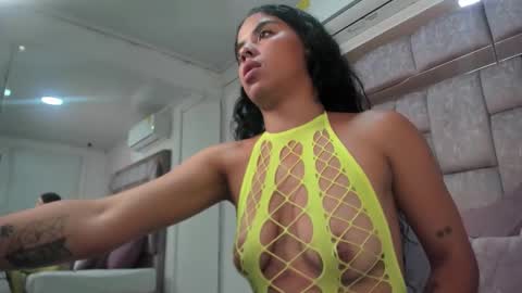 Snapshot of cloe_spencer chatting on 11-15-25, 09:11 Cloe online show from 11-15-25, 09:11