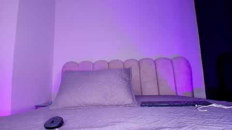 Cloe  Stanfort online show from 12-04-25, 07:33