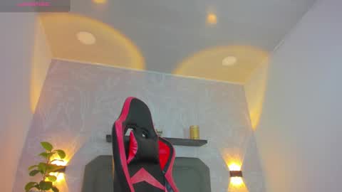 CHARLOTTE online show from 10-08-25, 02:31