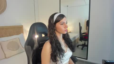 cloee20_ online show from 12-17-25, 02:28