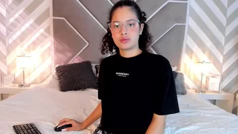 Snapshot of cloeerogers chatting on 10-23-25, 08:07 Cloe  online show from 10-23-25, 08:07