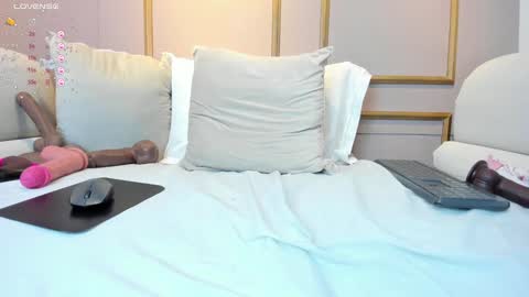 Cloe online show from 12-19-24, 03:52