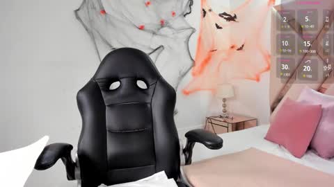 Cloe online show from 10-31-25, 11:28