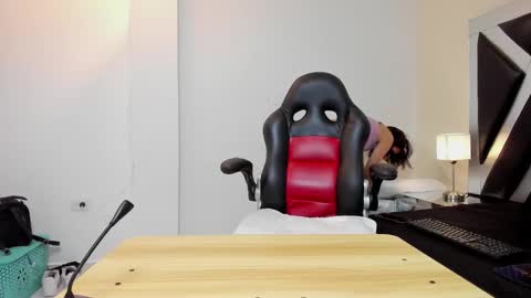 Snapshot of cloeperson chatting on 11-22-25, 11:31 lady cloe person online show from 11-22-25, 11:31