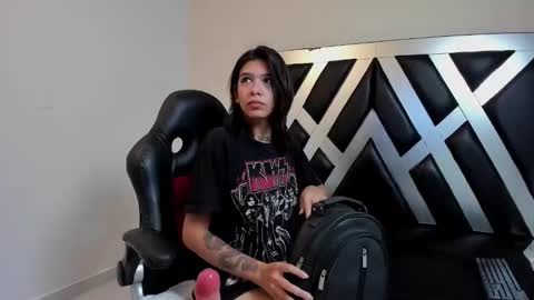 Snapshot of cloeperson chatting on 11-28-25, 11:57 lady cloe person online show from 11-28-25, 11:57