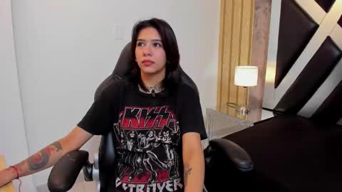 Snapshot of cloeperson chatting on 12-14-25, 11:59 lady cloe person online show from 12-14-25, 11:59