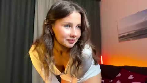 Jenny online show from 10-05-25, 05:22