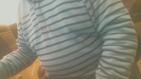 clouds8888 online show from 11-17-25, 12:11