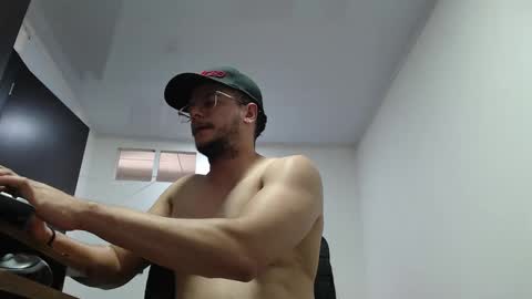cloudsxxx17 online show from 09-23-25, 05:38