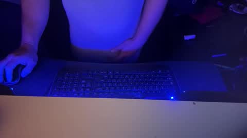 Snapshot of cloudy_dayz69 chatting on 11-05-25, 08:14 Cloudy Dayz online show from 11-05-25, 08:14