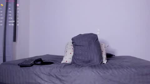 Snapshot of cloudy_pigdude chatting on 02-05-25, 06:13 CRISTIAN online show from 02-05-25, 06:13