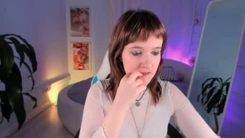  Clover  follow me  online show from 12-04-24, 01:42