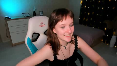  Clover  follow me  online show from 12-18-24, 06:35