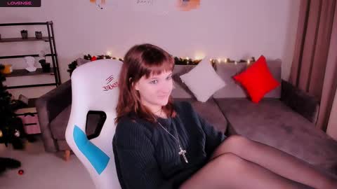  Clover  follow me  online show from 01-09-25, 03:23