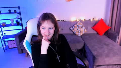  Clover  follow me  online show from 01-14-25, 06:07