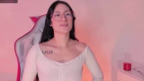 Snapshot of clover_tter_ chatting on 11-08-25, 02:56 Chloe online show from 11-08-25, 02:56