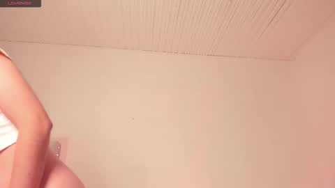 Snapshot of clover_tter_ chatting on 11-11-25, 02:00 Chloe online show from 11-11-25, 02:00