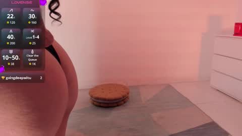 Snapshot of clover_tter_ chatting on 11-13-25, 04:39 Chloe online show from 11-13-25, 04:39