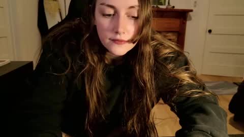 Snapshot of clover_tully chatting on 09-26-25, 05:33 Clover online show from 09-26-25, 05:33