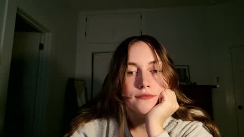 Snapshot of clover_tully chatting on 10-18-25, 05:43 Clover online show from 10-18-25, 05:43