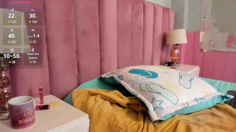 Eilyn online show from 12-30-24, 03:13