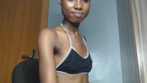 coco_petitqueen online show from 01-07-25, 07:49