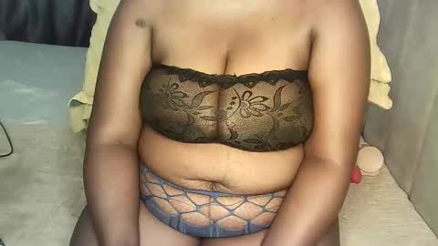 Snapshot of coco_vibes chatting on 03-09-26, 12:31 Zuri online show from 03-09-26, 12:31