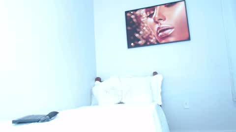 Snapshot of coconutt_oil chatting on 02-14-26, 12:02 coconutt_oil online show from 02-14-26, 12:02