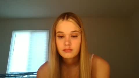 Snapshot of cocostreams chatting on 04-07-26, 10:09 cocostreams online show from 04-07-26, 10:09