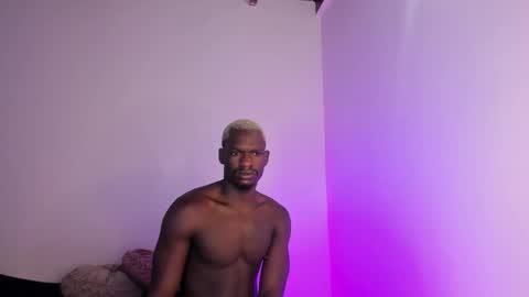 Snapshot of coddy_fit chatting on 11-14-25, 12:15 cody online show from 11-14-25, 12:15