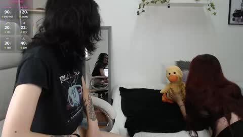 Phia And Luna online show from 10-09-25, 03:37